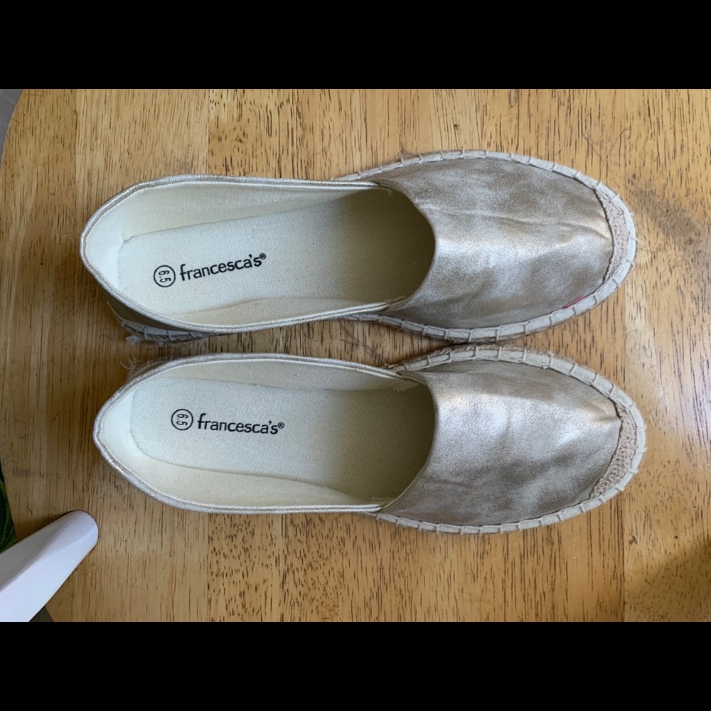 Flats - Picture 2 of 4